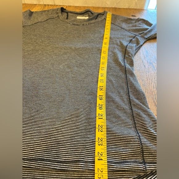 COLUMBIA Gray & black sweater size M - Picture 5 of 7